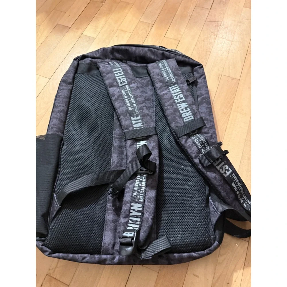 Drew Estate Barnsmoker Backpack Grey Digital Camo American Tobacco Experience